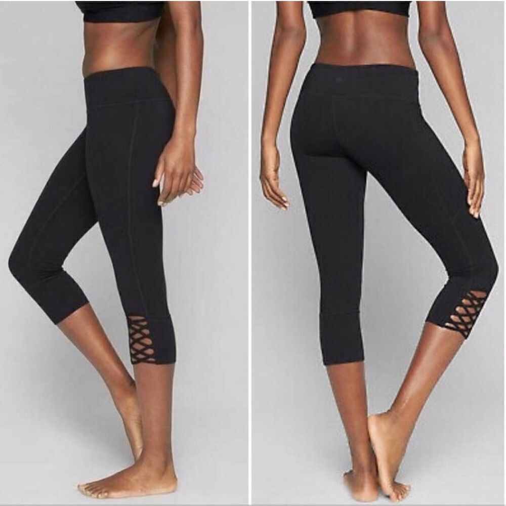 Athleta Black Mind Over Mat Capri Leggings Size Small